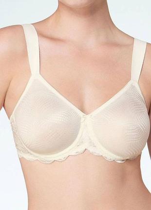 Бюстгальтер з мереживом м'яка чашка triumph essential minimizer w lace 90c