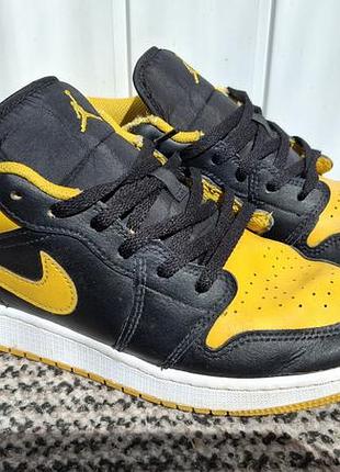 Оригінальні кросівки air jordan | розмір 38.5 (24 см)