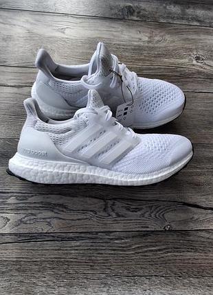 Кросівки adidas жіночі, 40 розмір, 8 us