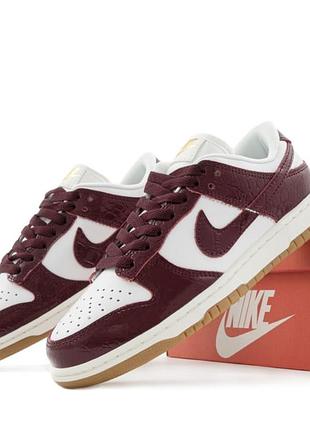 Кроссовки nike sb dunk burgundy croc