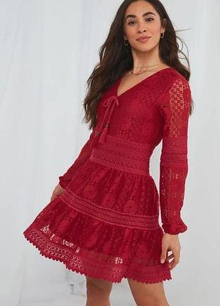 Платье из кружева