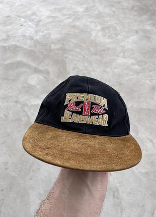 Вінтажна чорна кепка levis з великим вишитим логотипом й шкіряним козирком кепка 80х років