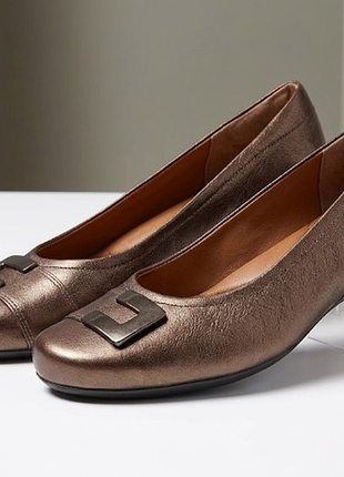 Элегантные кожаные туфли-балетки clarks artisan на невысокой танкетке.размер 61⁄2 m, eur 37.5-38, длина стельки 23.5 см