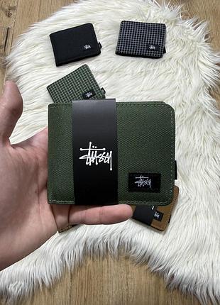 Гаманець stüssy | компактний нейлоновий гаманець стуссі 11×9 см у стильному streetwear дизайні зелений