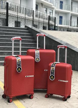 Комплект валіз 3 шт mcs червоний