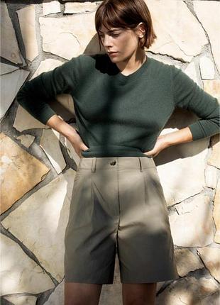 Шорти з защипами zara