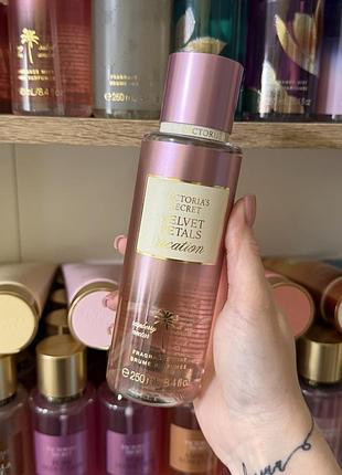 Спрей міст вікторія сікрет victoria’s secret velvet petals vacation