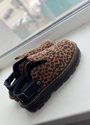 Сабо dr. martens