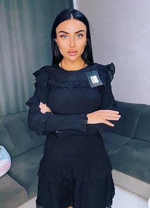 Чорна сукня