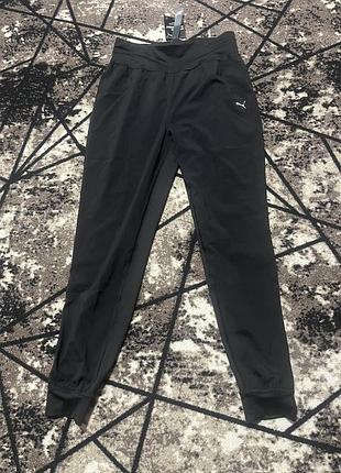 Жіночі спортивні штани puma run favorite tapered із звуженого крою, виготовлені з матеріалу drycell.