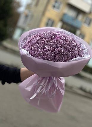 В наявності є такий букетик з 51 троянди 🌹 в світло фіолетовому кольорі 🙂💐