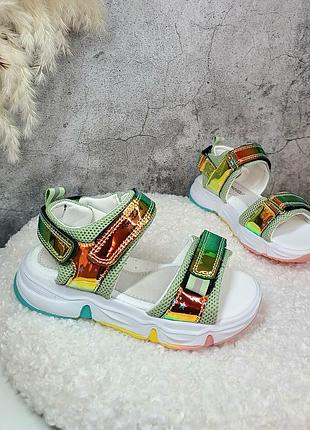 Детские босоножки для девочки