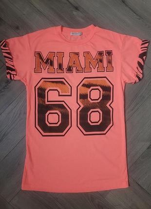 Продам жіночу футболку,  р.xs-s, від бренду river island