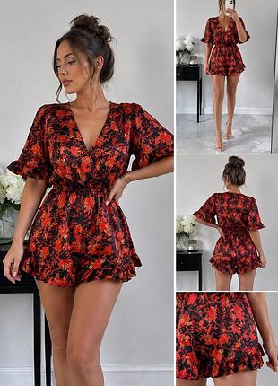 Атласний ромпер boohoo з квітковим принтом | комбінезон-шорти | v-neck