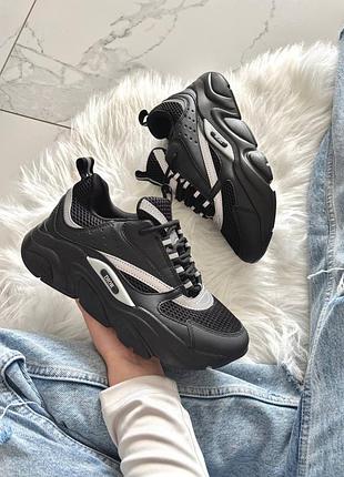 B22 black grey