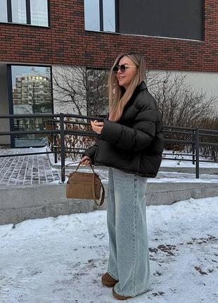 Яскрава oversize куртка насиченого рожевого та чорного кольору