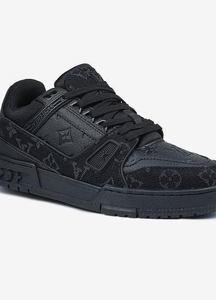 Lv trainer total black 3