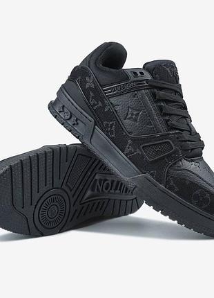Lv trainer total black 5