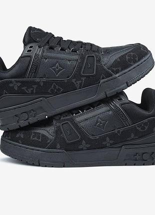 Lv trainer total black 8