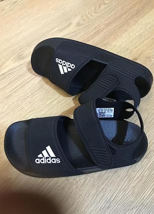 Adidas  босоніжки для хлопчика фірмові
