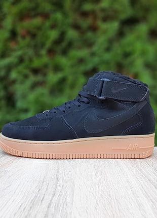 Nike air force 1 высокие черные на бежевой