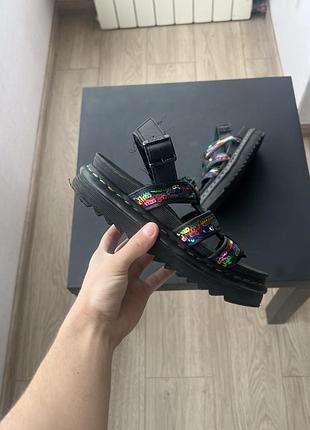 Сандалі dr. martens