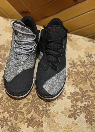 Продам кросівки 3
