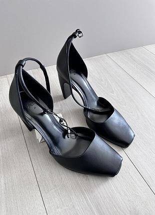 Шикарні туфлі з натуральної шкіри zara