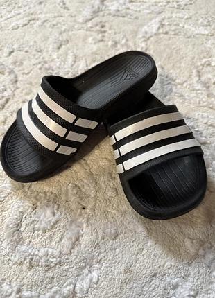Шльопанці adidas 29