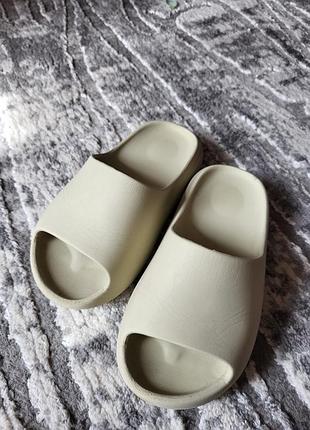 Тапки zara, шлепанцы