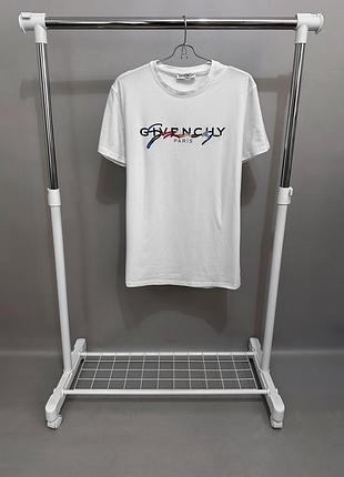 Футболка givenchy