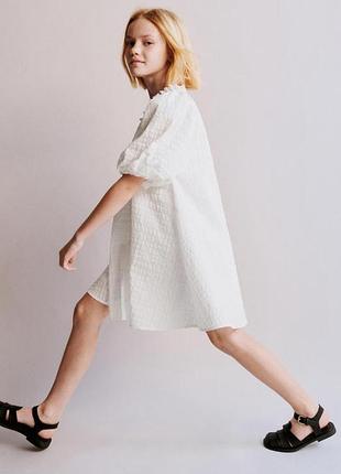 Фактурное белое платье с рукавами був zara kids girls.