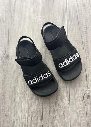 Дитячі босоніжки adidas 31 розмір