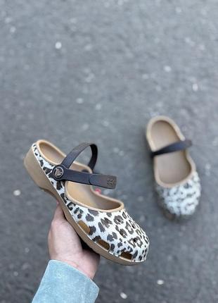 Босоножки crocs леопардовый принт w5 размер 35