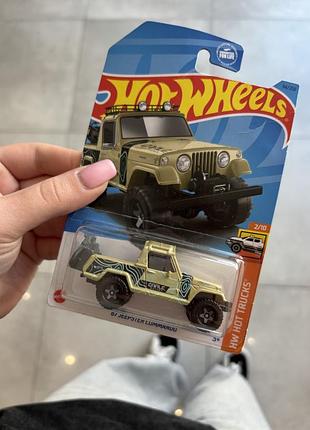 Машинка hot wheels 2