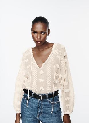 Zara блуза с вышивкой с обьемным узором бохо туника пудовая прозрачная