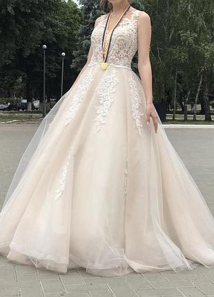 Весільна/випускна сукня