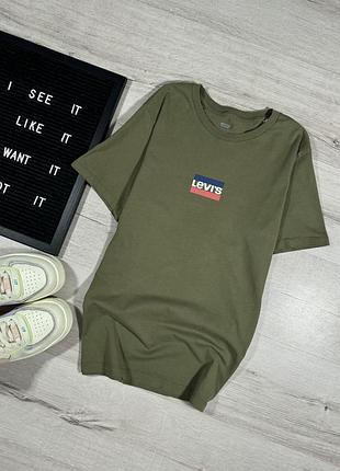 Футболка с лого levis