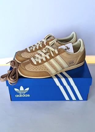 Кроссовки adidas japan w