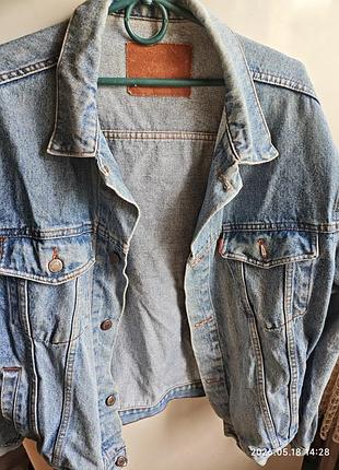 Джинсова куртка levis  пог 55 см
