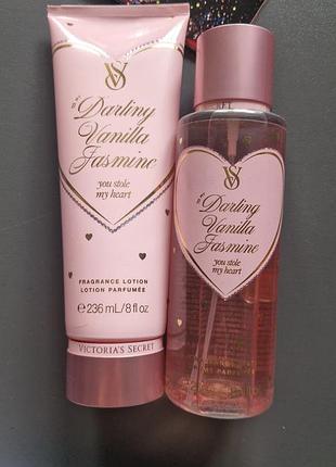 Набір для тіла вікторія сікрет
victoria’s secret darling vanilla jasmine