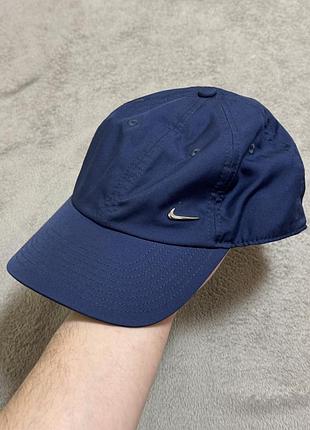 Синя нейлонова кепка nike metal swoosh оригінал бейсболка