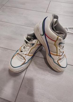Кроссовки zara
