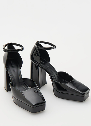 Туфли лакированные 40-41 reserved