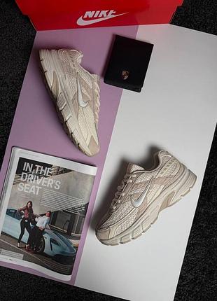 Nike initiator beige