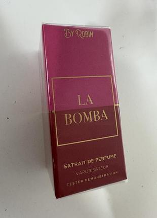 Caroline herrera la bomba