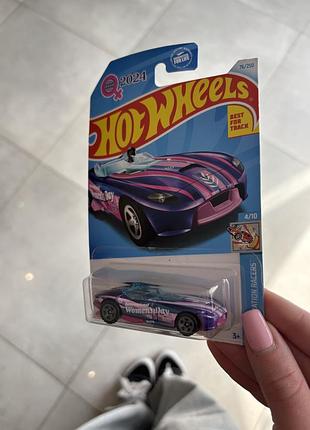 Машинка hot wheels 3