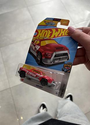Машинка hot wheels 2