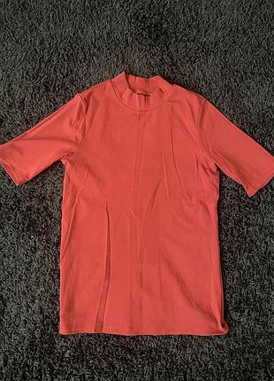 Футболка фірми uniqlo