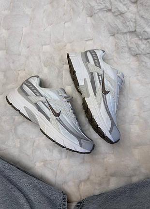 Стильные женские кроссовки nike initiator beige/white